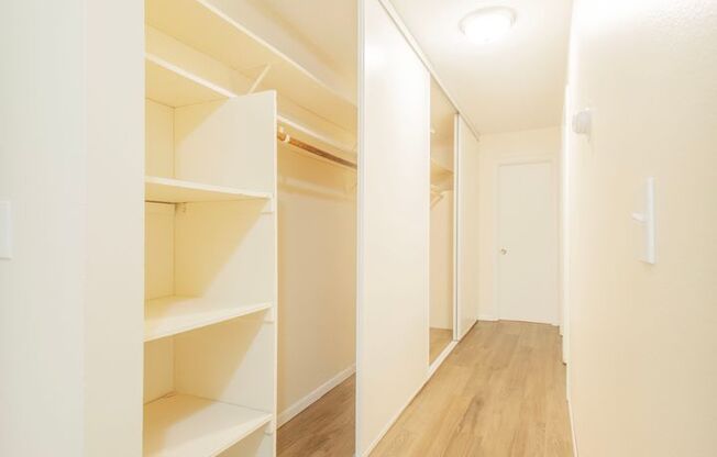 2 beds, 1 bath, 860 sqft, $1,515, Unit 844-202