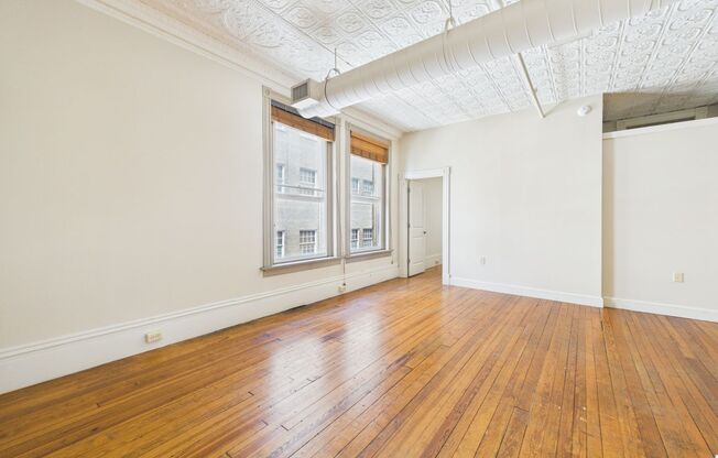 2 beds, 2 baths, 925 sqft, $1,600, Unit 404