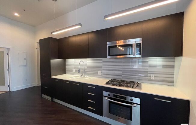 1 bed, 1 bath, 807 sqft, $2,712, Unit 1115