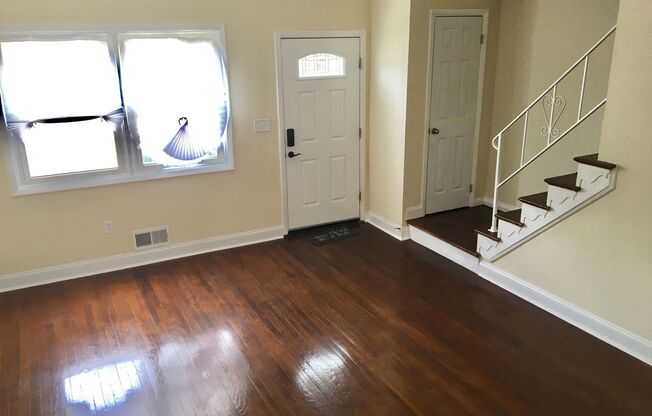 Beautiful 3 Bedroom Townhome in Parkville!