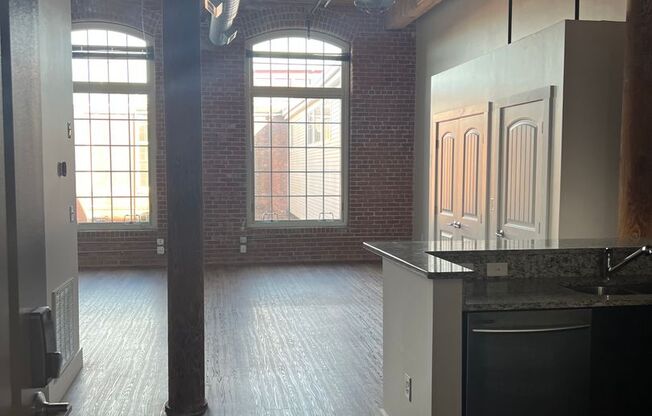 Studio, 1 bath, 719 sqft, $1,565, Unit 403