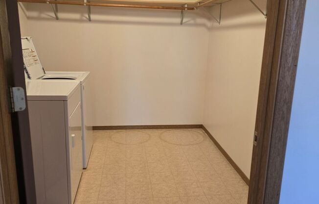 2 beds, 1 bath, 1,050 sqft, $1,269, Unit PL   7610
