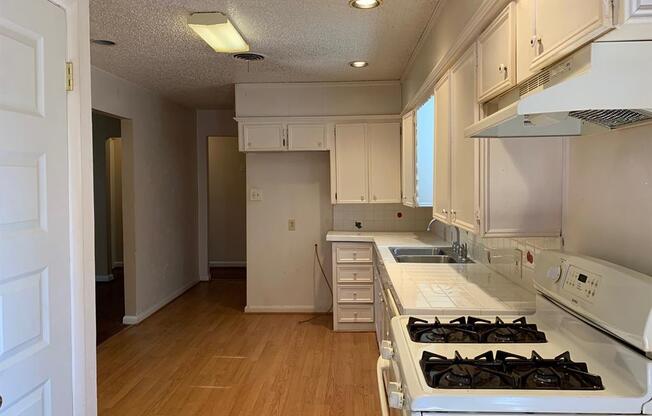 822 BANDERA LN