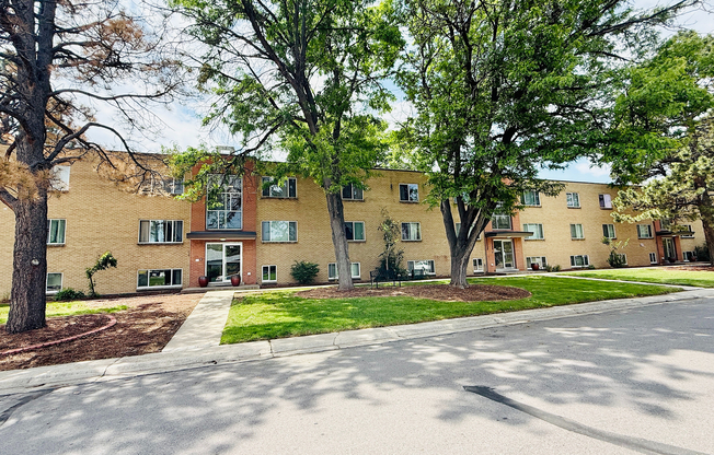 COTTONWOOD APARTMENTS