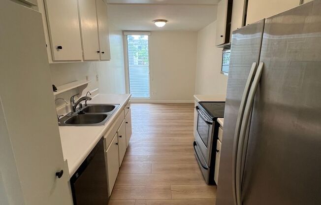 Prime location, 2+2 Condo in Midtown Ventura