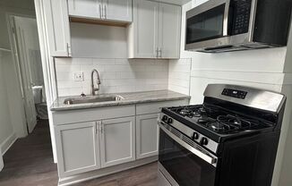 1 bed, 1 bath, $975, Unit 492 Meigs St Apt Down