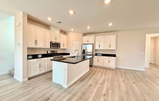 Gorgeous Home waiting for you!