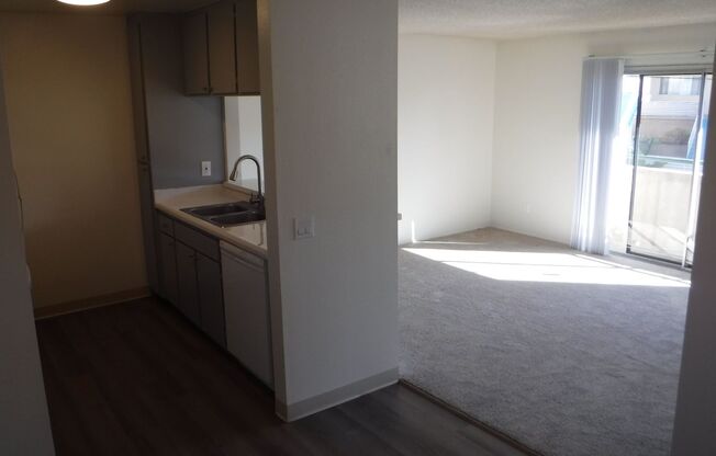 1 bed, 1 bath, $1,995, Unit 30