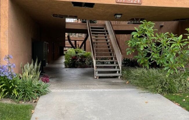 1 bed, 1 bath, 754 sqft, $2,595, Unit Warner #216