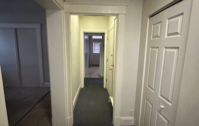 1 bed, 1 bath, $900, Unit 3943 Glenmore Unit 1