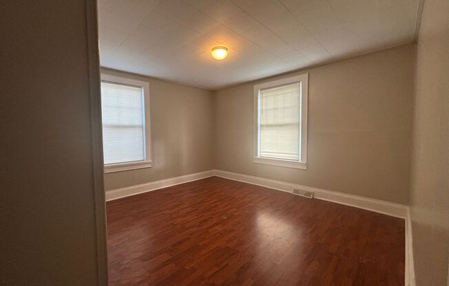 2 beds, 1 bath, $1,025, Unit Unit 2