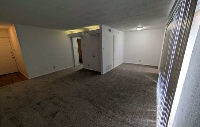 1 bed, 1 bath, 784 sqft, $800, Unit 53-B