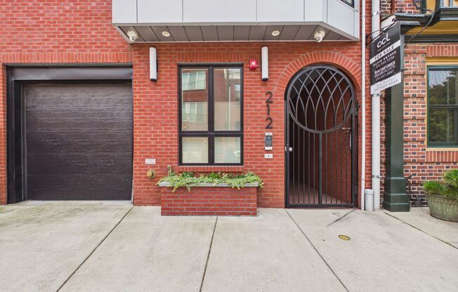 Exquisite Boutique Condo in the Heart of Queen Village – Luxury Living Awaits!