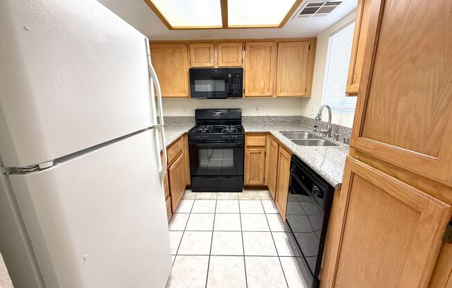2 beds, 2 baths, $1,400, Unit APARTMENT 1110