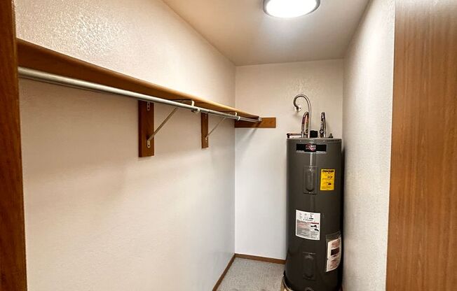 2 beds, 1 bath, 902 sqft, $1,375, Unit W - 051