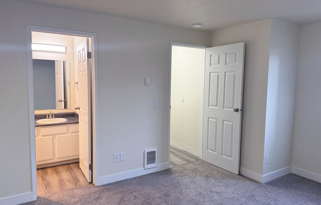 2 beds, 2 baths, 984 sqft, $2,175, Unit B203