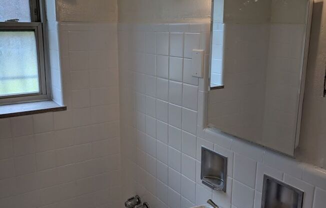 2 beds, 1 bath, $1,750, Unit 105D