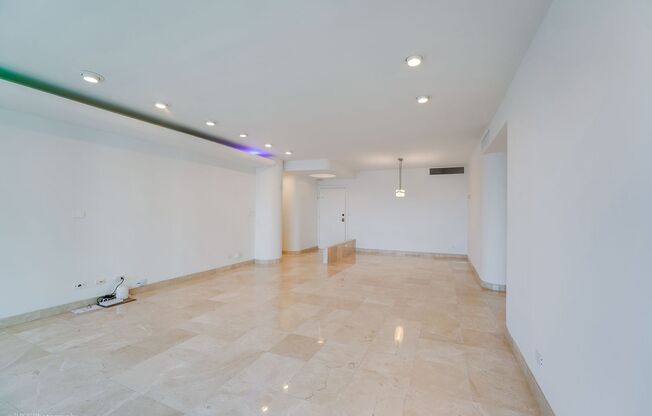 2 beds, 2 baths, $4,300, Unit unit 20H