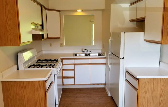 Wonderful 1BD in Great Downtown Zelienople Location! Call Today