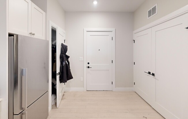 1 bed, 1 bath, 725 sqft, $3,075, Unit 206