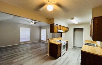 2 beds, 2 baths, $1,300