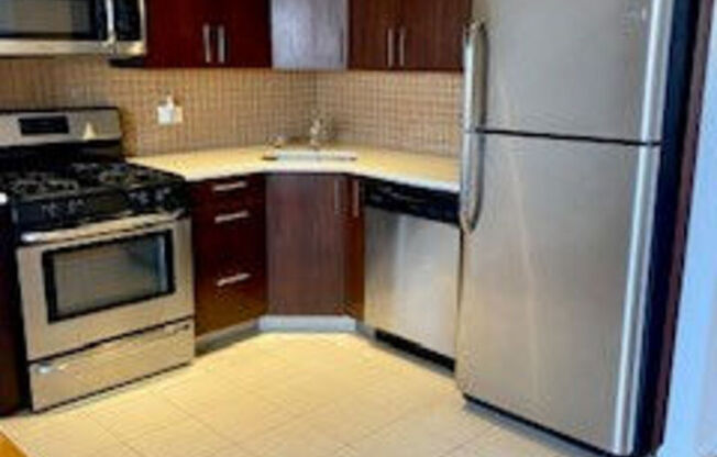 Studio, 1 bath, 487 sqft, $2,875