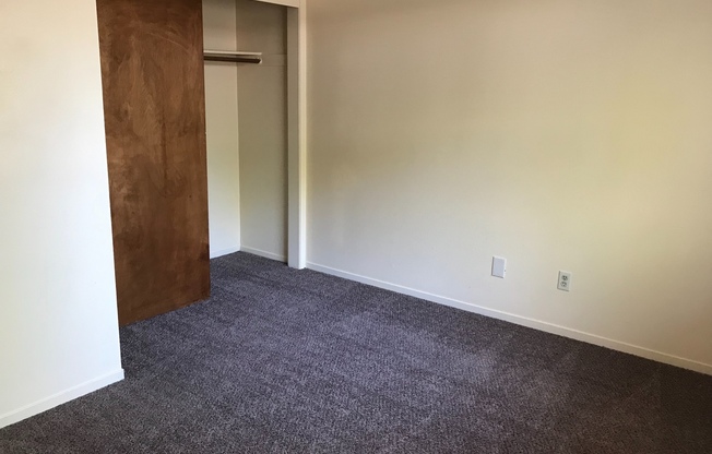 2 beds, 1 bath, 840 sqft, $1,200, Unit #1