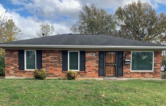 3 Bedroom, 1 Bath, 2 car garage located in Desirable Jeffersontown.