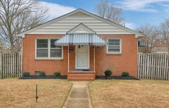 Cozy, 3 Bedroom Brick Cape in Fulton Hill Available NOW!