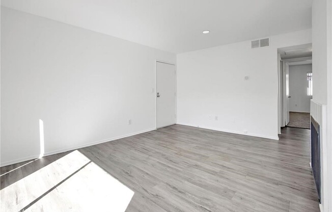 4406 Cahuenga Blvd.