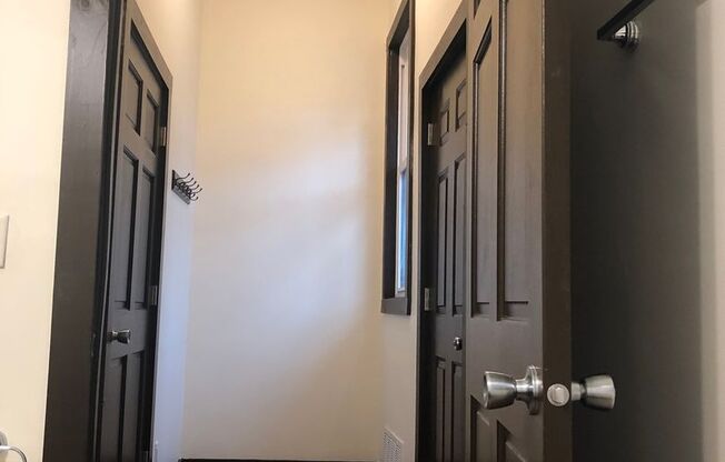 1 bed, 1 bath, 900 sqft, $1,200