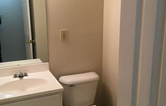 1 bed, 1 bath, 650 sqft, $795, Unit 950-11