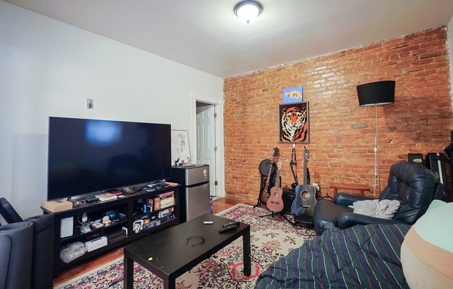 35 Adamson St #3
