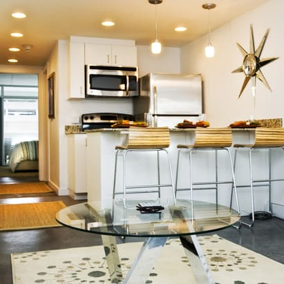 Fitted Kitchen With Island Dining at The Palms on Main, Columbia