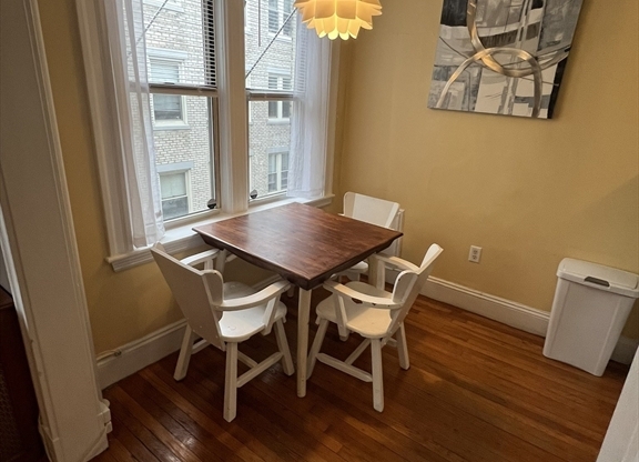 1 bed, 1 bath, 595 sqft, $2,900, Unit 43