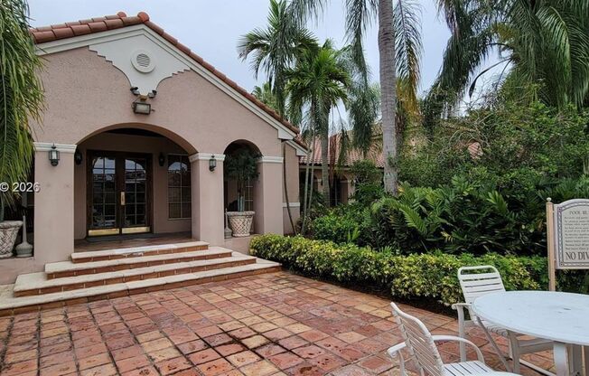 12124 SAINT ANDREWS PL UNIT 201 MIRAMAR, FL 33025