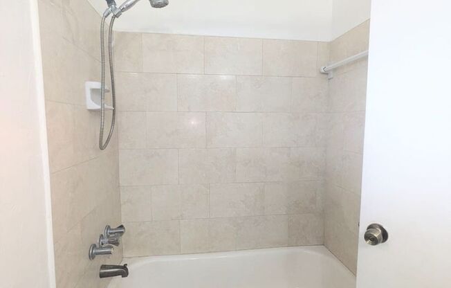 1 bed, 1 bath, 750 sqft, $1,750, Unit B05