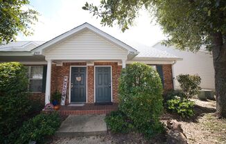 2 Bd / 2 Ba with LOFT in Savannah Crossing!