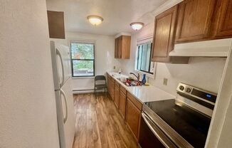 2 beds, 1 bath, $2,350