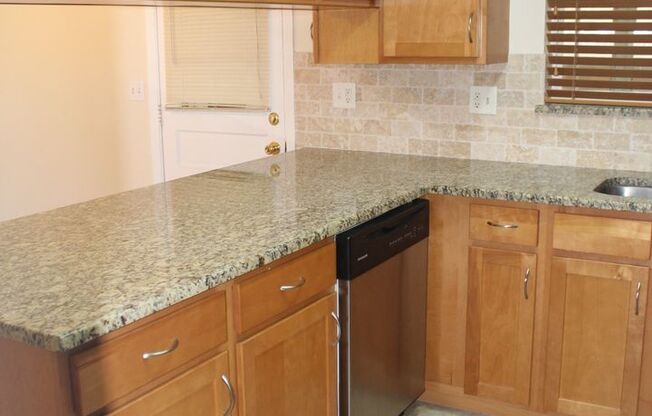 Half duplex close to the beach!