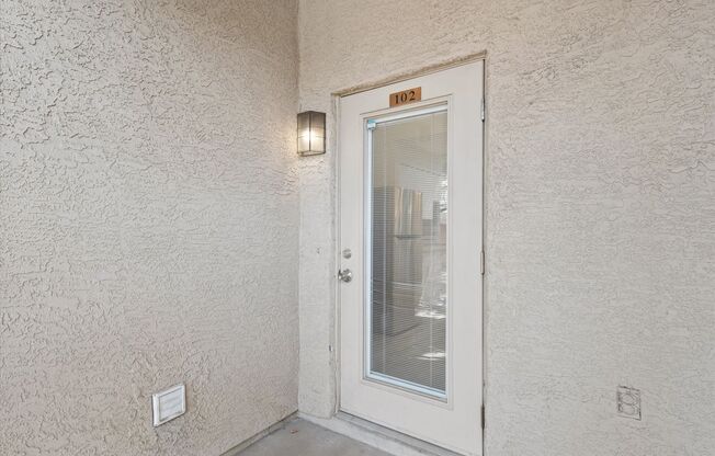 2 beds, 2 baths, $1,699, Unit Unit 102