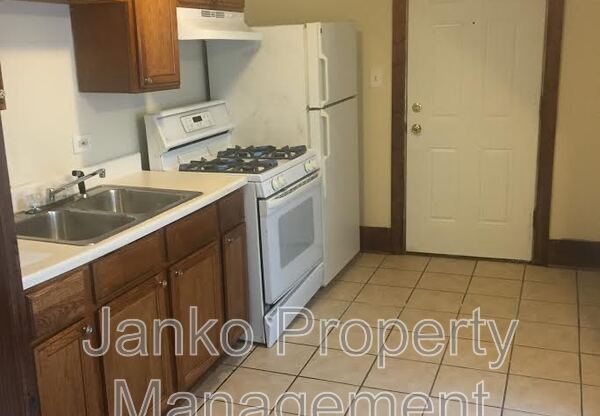 2855 E 82nd St, Chicago IL