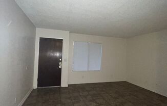 1 bed, 1 bath, $950, Unit I