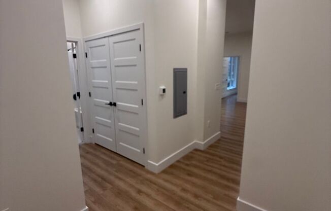 1 bed, 1 bath, 931 sqft, $2,540, Unit 124