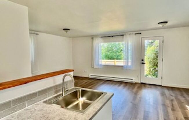 Classic Northwest Cottage With View of Lake Washington