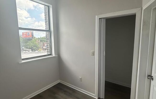 2 beds, 1 bath, $1,550