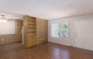 *COMING SOON!* Charming 1 Br Just Blocks From Sail Bay with Parking!