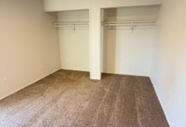 2 beds, 1.5 baths, 920 sqft, $1,595, Unit 55