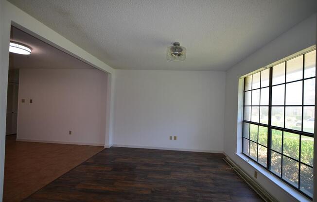 403 BEVERLY LN