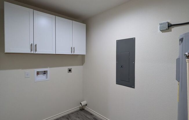 2 beds, 1 bath, 988 sqft, $1,525, Unit 124